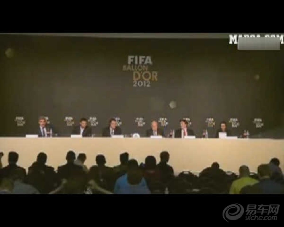 【FIFA金球奖三人名单_C罗梅西争锋 伊涅斯塔