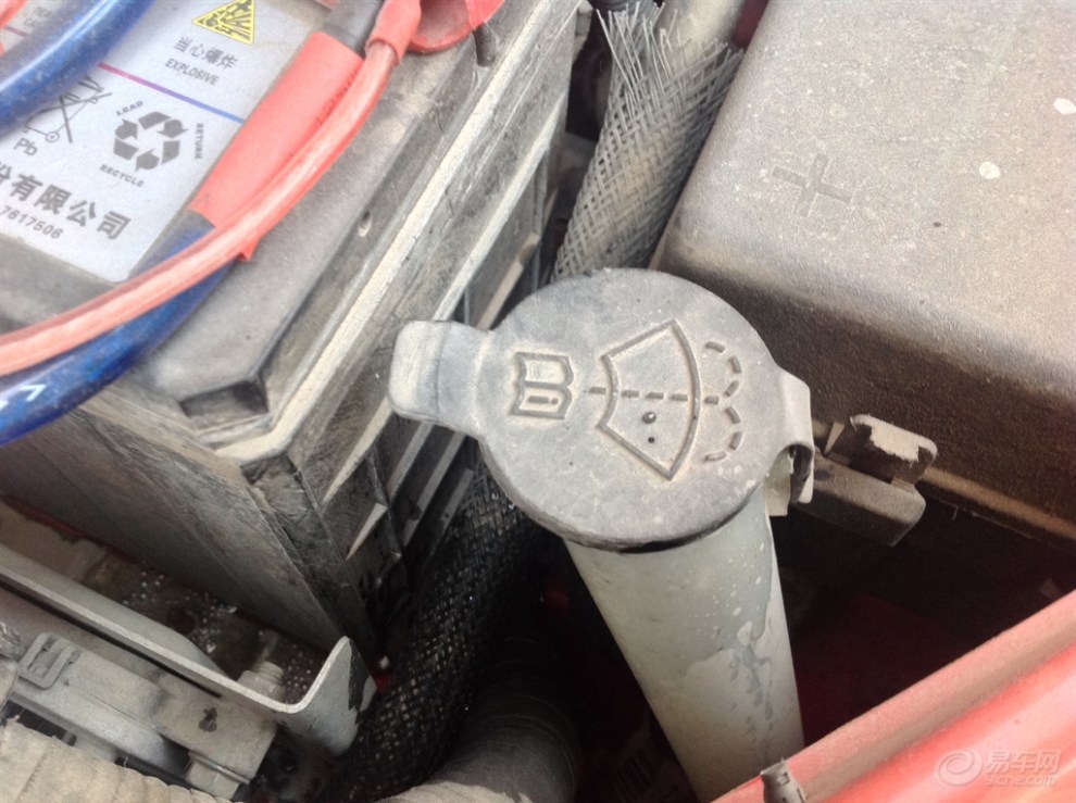 【自己动手为爱车欧欧添加雨刮水】_新赛欧论