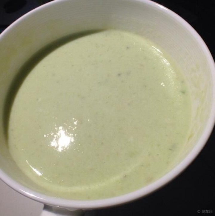 【昨天去看车偶遇冬季养生,鲜榨果汁活动,好开