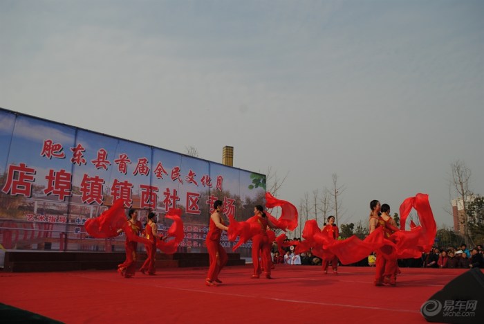 【仍是好运来舞蹈压轴表演连拍中观赏社区文化