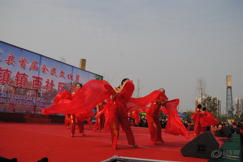 【仍是好运来舞蹈压轴表演连拍中观赏社区文化