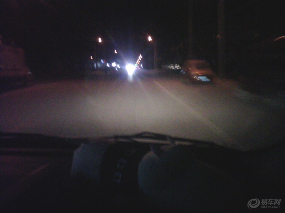 开车逛夜晚