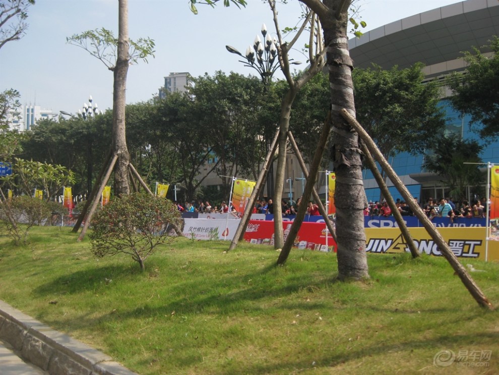 【【原创】去泉州的路上巧遇自行车比赛!】_重