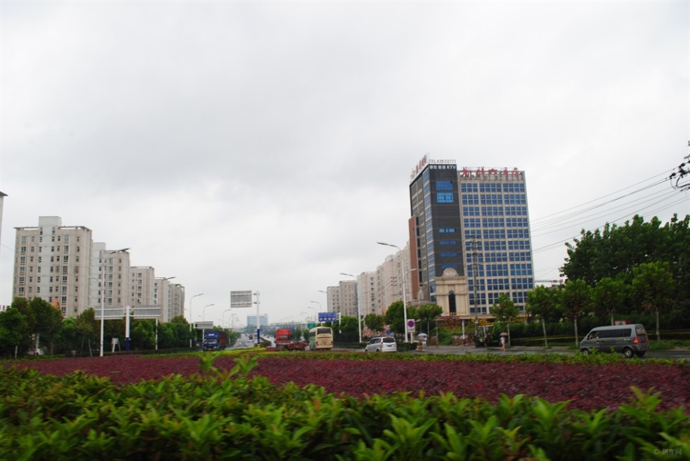 肥东汽车站走过包公像雕塑周边随记起