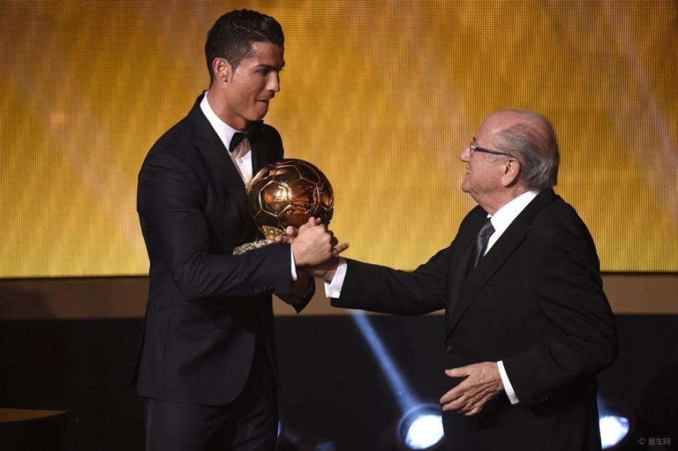 【2014FIFA金球奖 C罗力压梅西诺伊尔卫冕(上