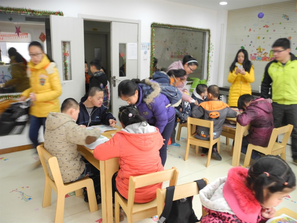 【小孩寒假公益活动--儿童福利院】_迈腾论坛