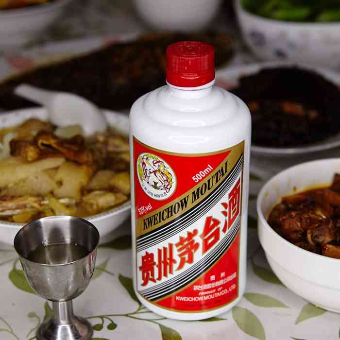 茅台酒已从千元酒变为千元以下,这才出现在自家餐桌上了.