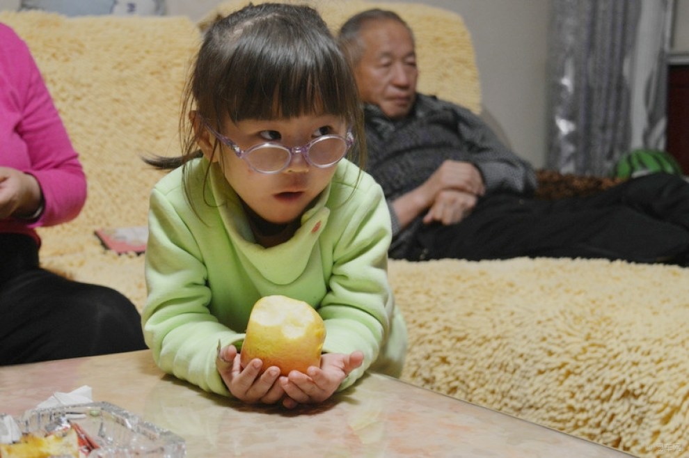 【【超宝动起来】<em>爱看电视</em>的<em>女儿</em>】_超级宝贝
