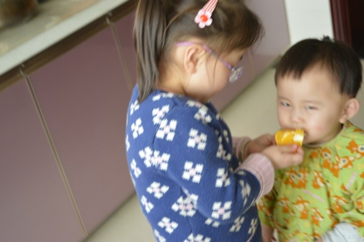 【【超宝随手拍】<em>姐姐喂妹妹</em>】_超级宝贝论坛