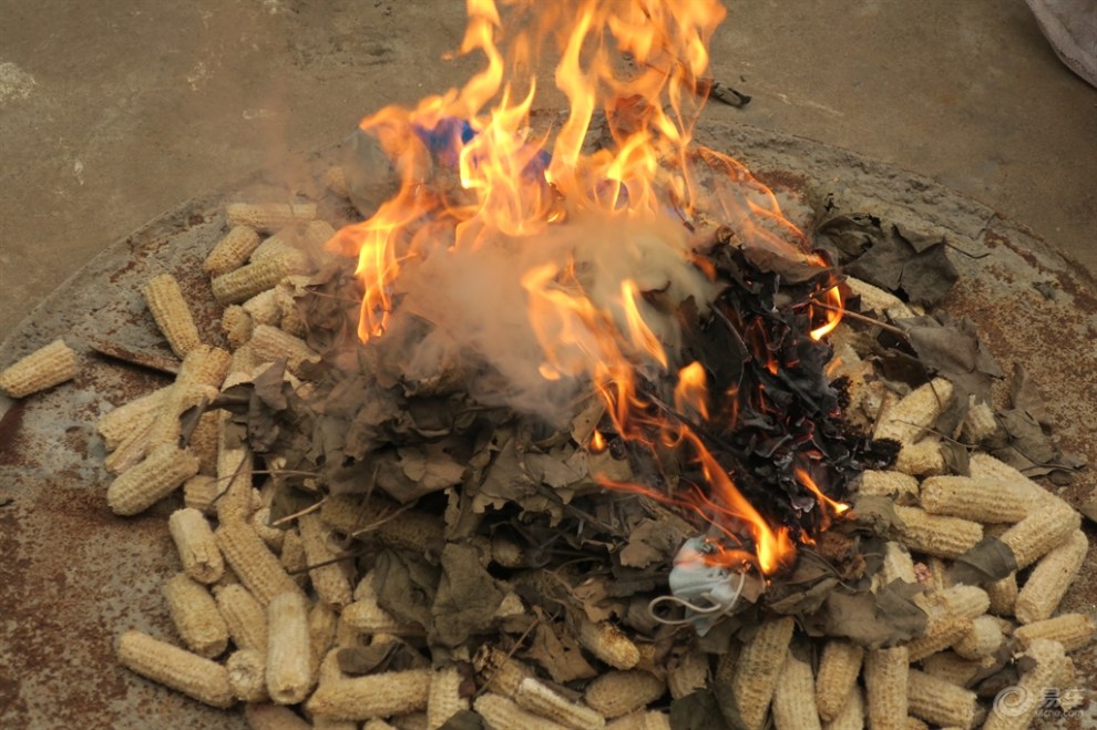 【童年的记忆,农村的取暖方式--烤火】_卡罗拉