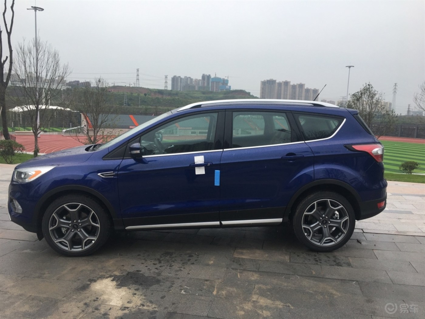 小雨浇不灭提车的激动--苍蓝猛兽提车分享