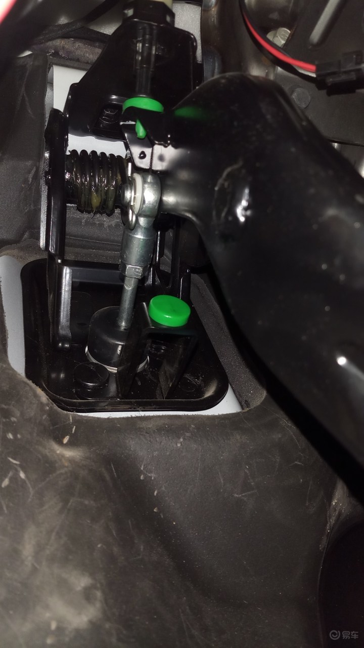 大通G10-更换离合器支架详细作业