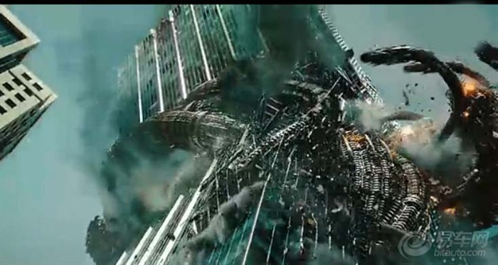 【梅根撞上潜规则 ~网友恶搞《变形金刚3》】