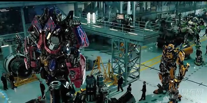 【梅根撞上潜规则 ~网友恶搞《变形金刚3》】