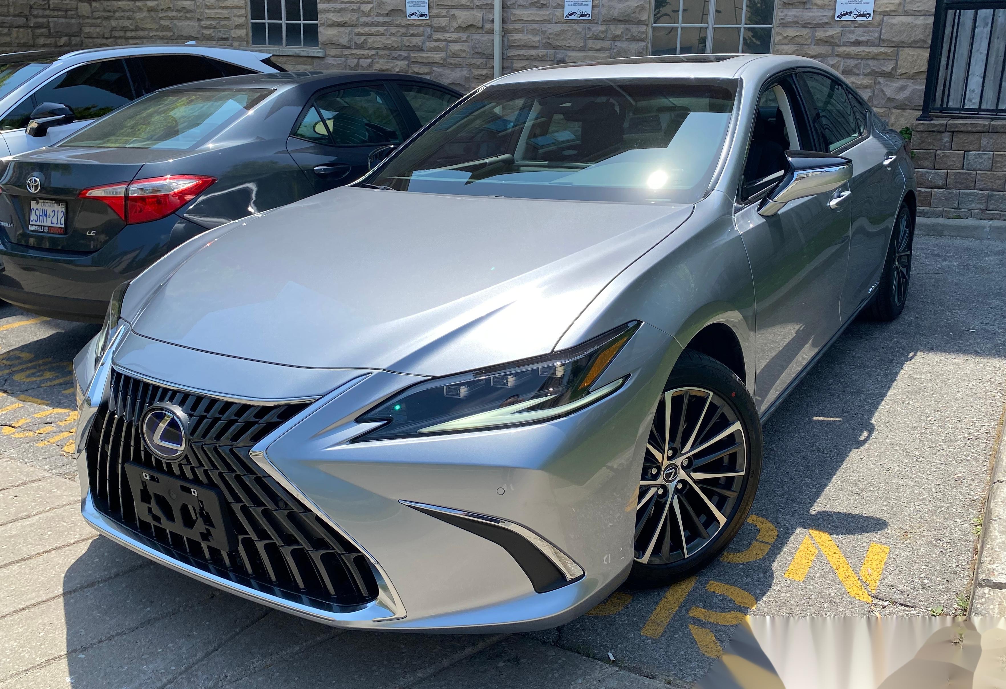 雷克萨斯es300h(2022)银黑