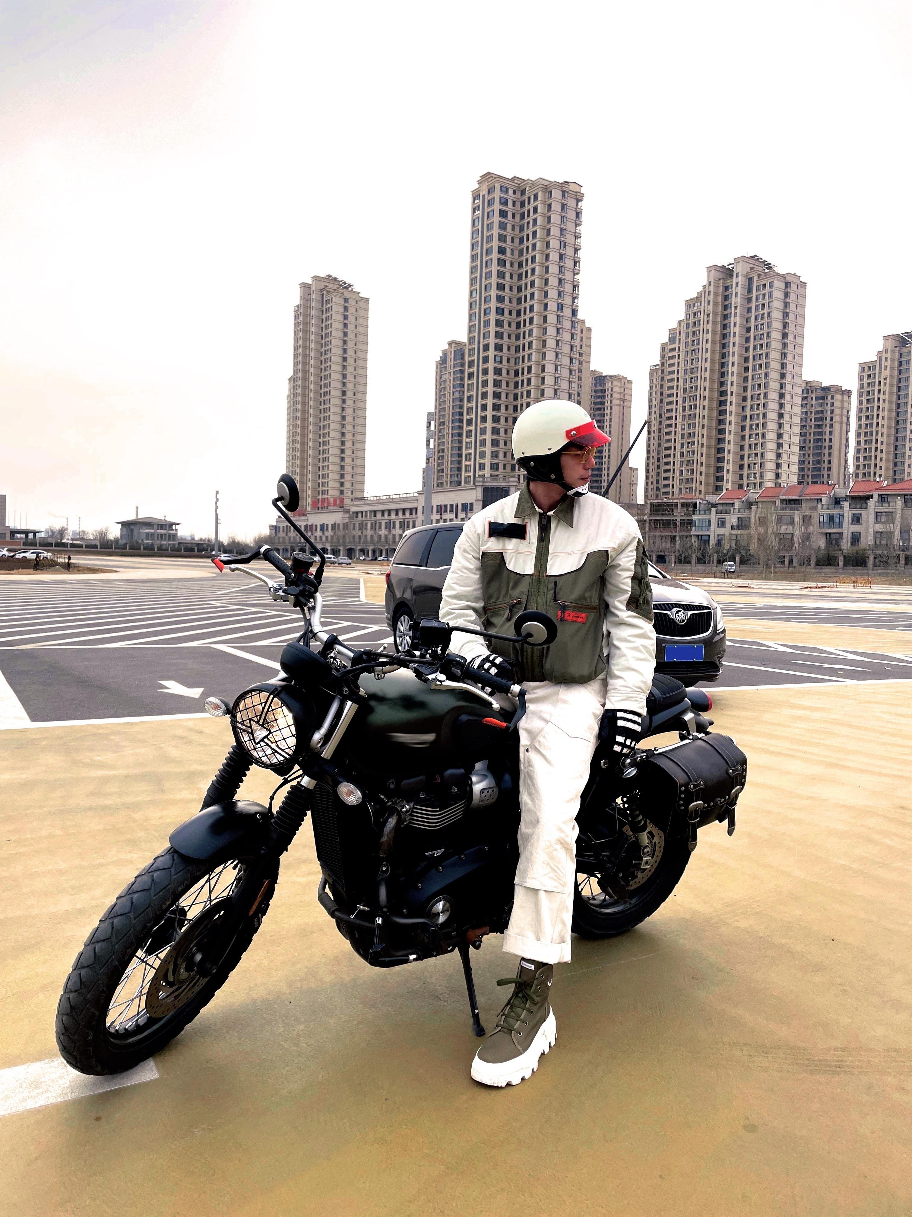 开始推理吧白宇开启机车遛弯模式# 白老板好帅啊,希望有机会能去三碗