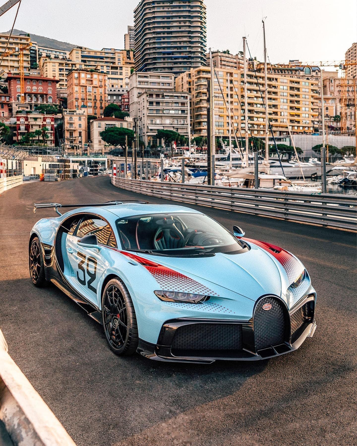 这款布加迪 chiron pur sport 的设计灵感来自传奇的摩纳哥赛车手