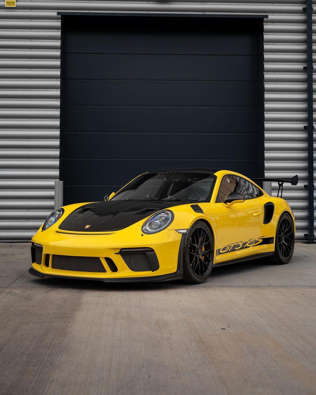 保时捷 911 gt3 rs with weissach package(竞速黄