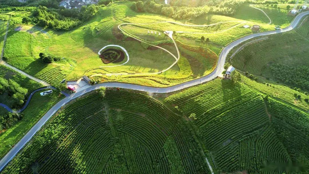 地推荐】诸暨春风十里沐景房车驿站位于浙江省诸暨市东和乡十里坪村