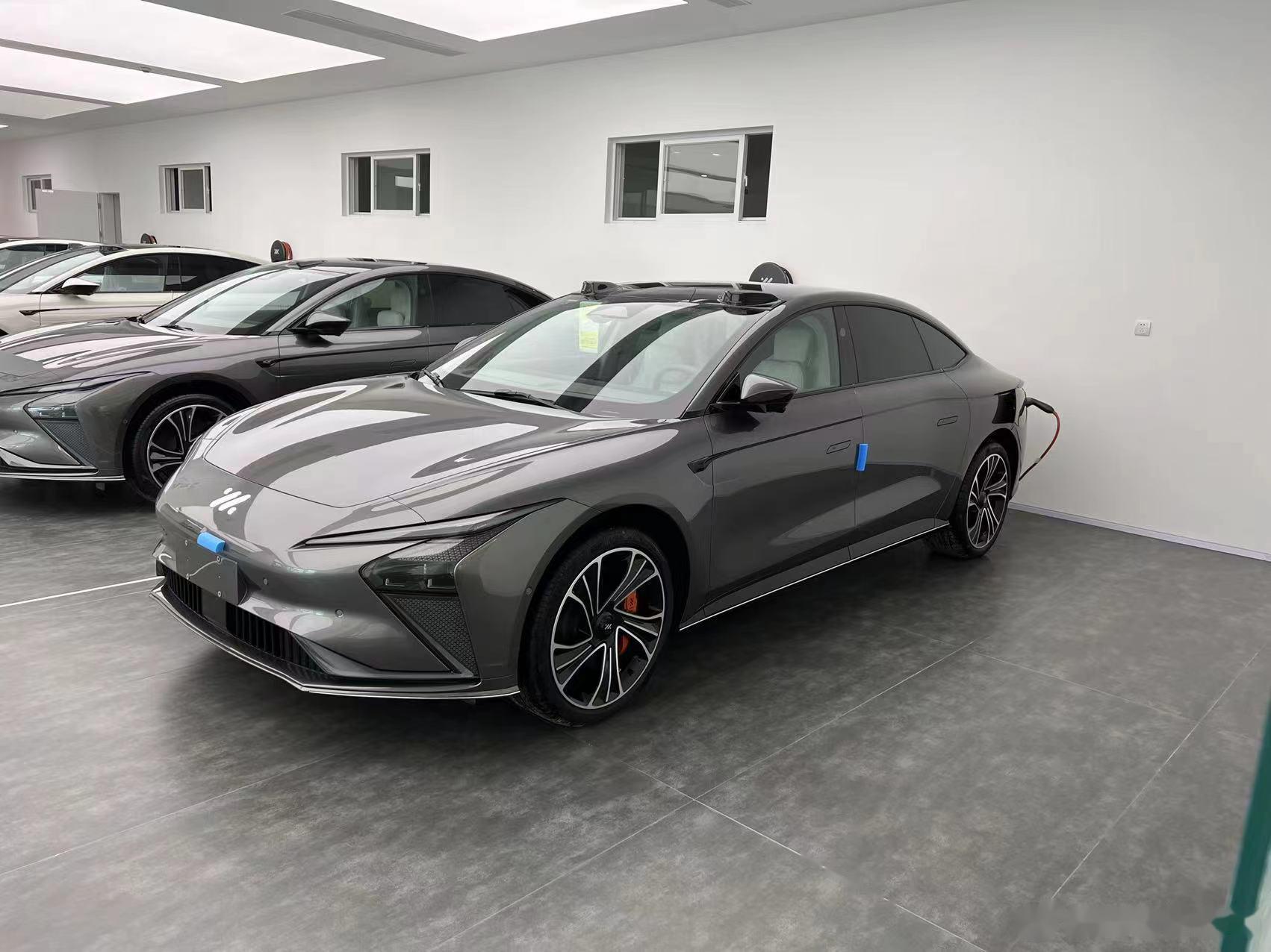 最近试的三台车#蔚来et7##极氪001##智己l7# 简单和大家聊聊驾驶感受