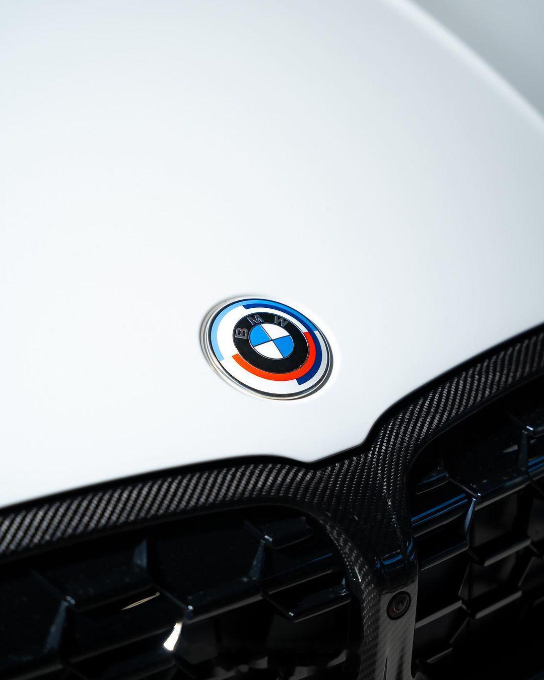 宝马m340i,新3系长这样,好像m performance套件也救不了,大灯没