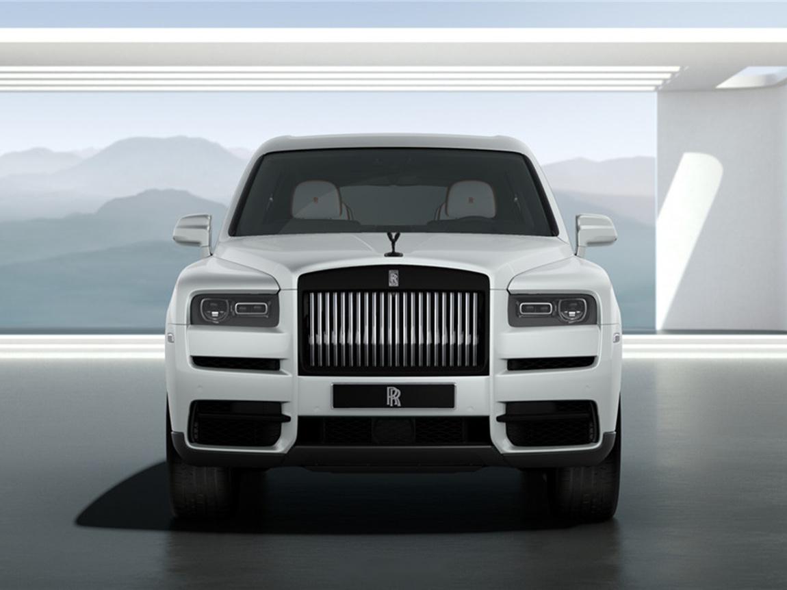 劳斯莱斯 库里南 black badge 极地白/黑白 将于8月底到店,含消费税