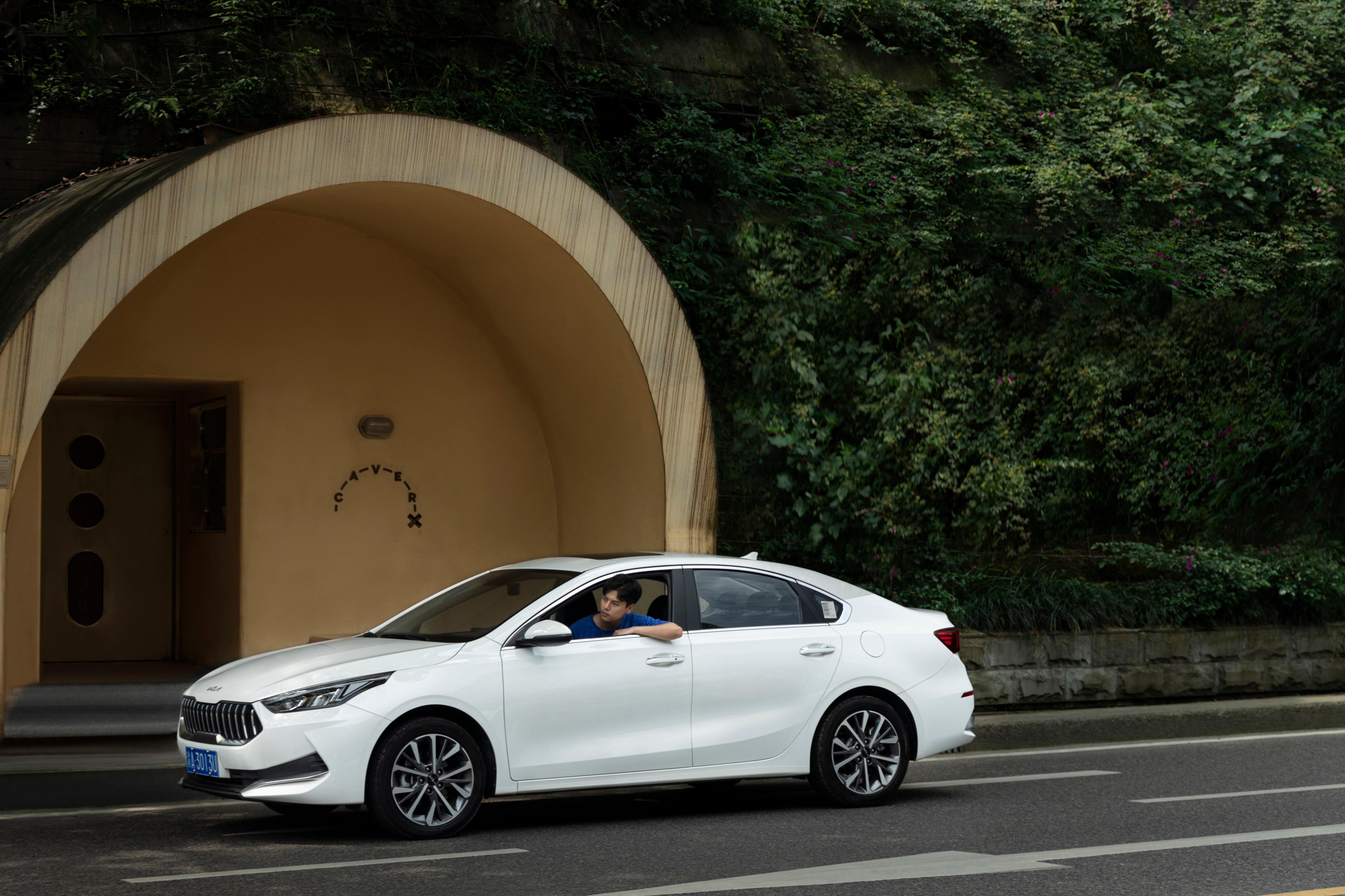 什么都不想做的周日,就和k3一起,享受美丽的街景#发现车事# #起亚k3