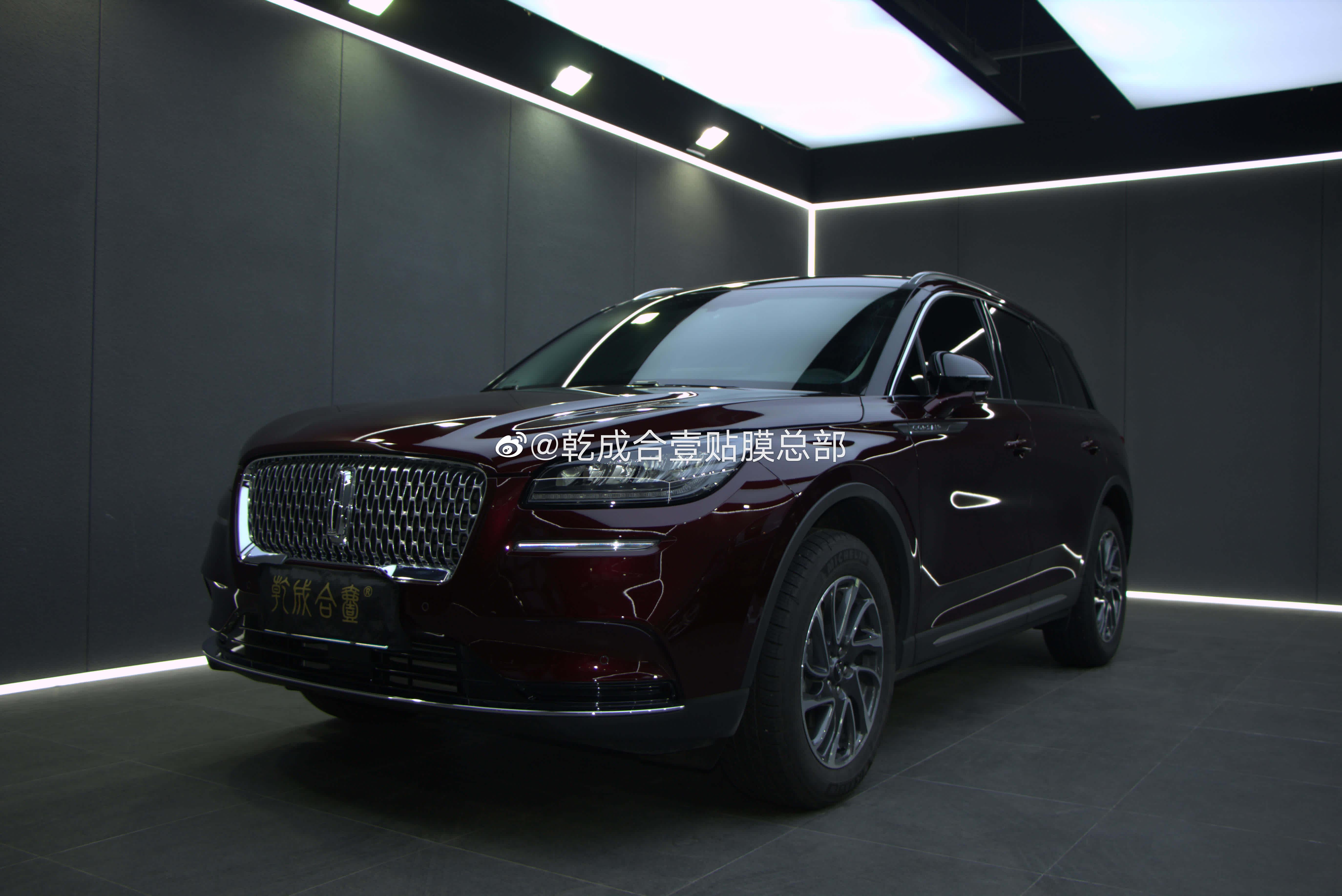 林肯冒险家汽车 勃垦地红变装——月光石灰#沈阳汽车改色# 既运动,又