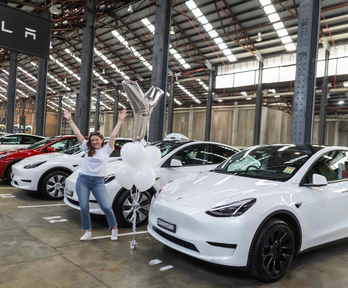 特斯拉modely在澳大利亚开始首批交付特斯拉