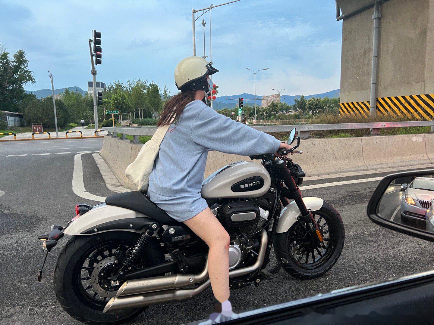 女生会骑摩托车是怎样的体验？ - 知乎
