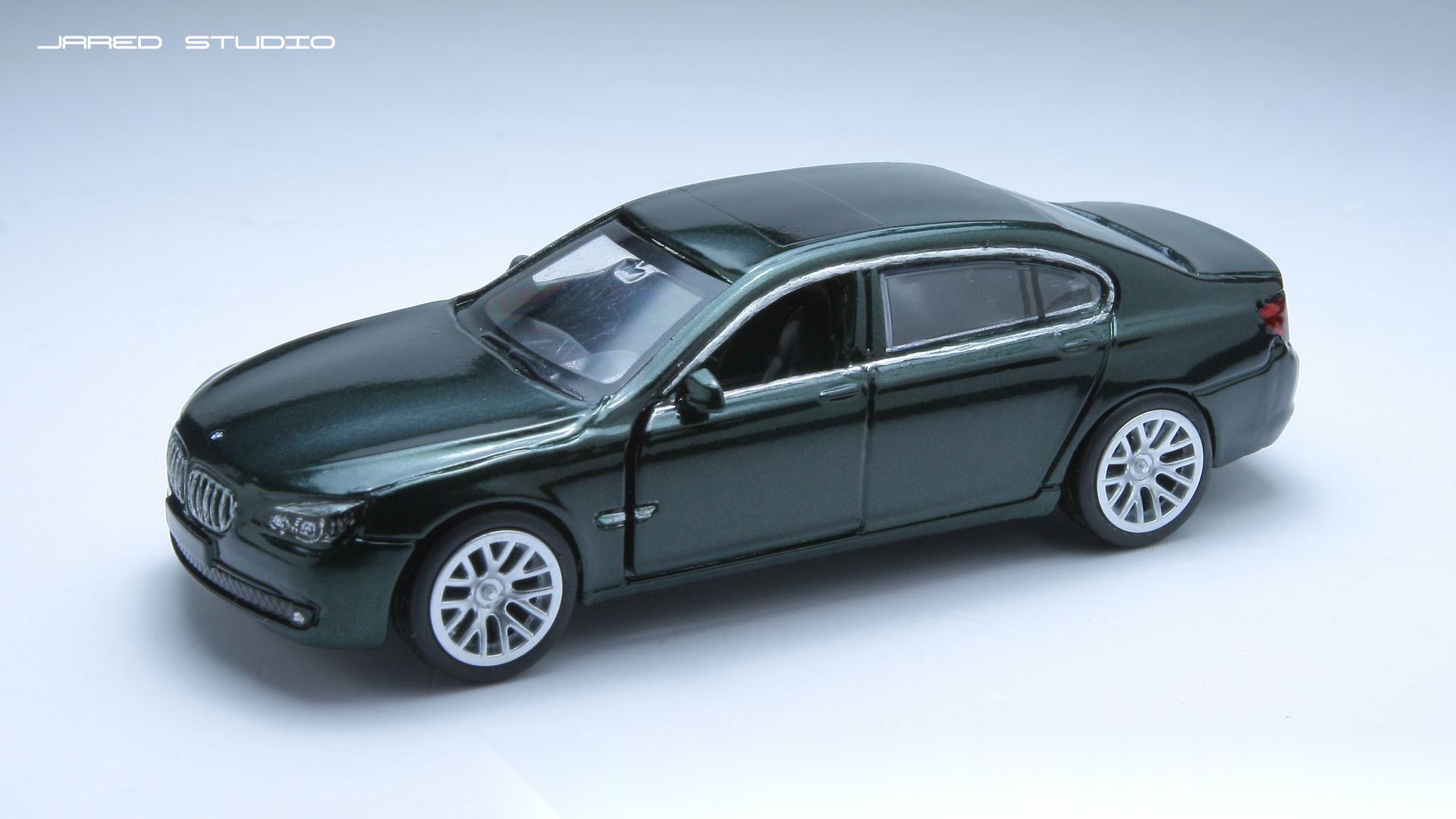 #铁车之尊##合金车模##宝马750i# 完工一辆铁车之尊的宝马7系仿真化改