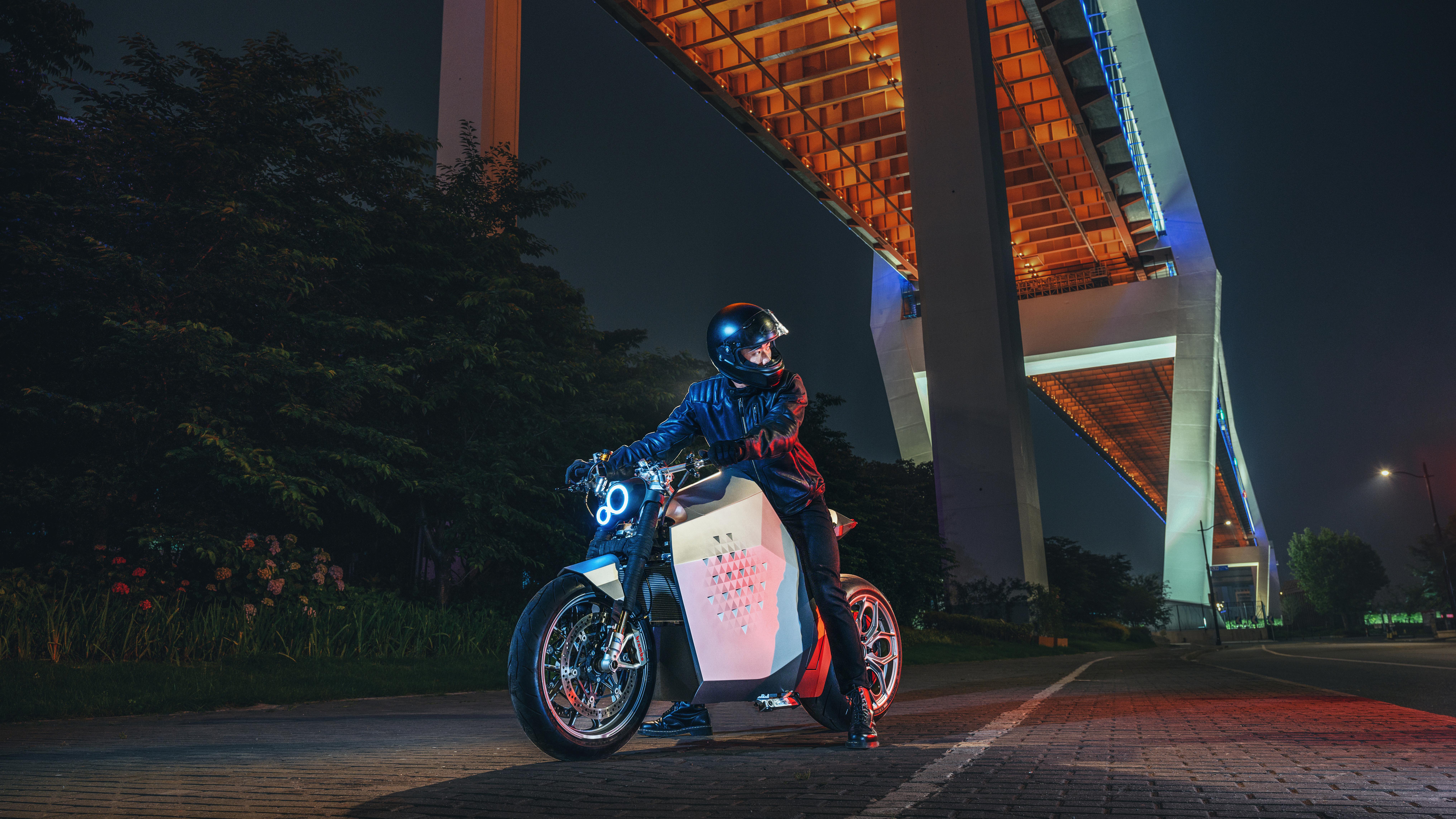 山东淄博智造的电摩:达芬骑dc100 零百加速3秒多,最高时速可达200km/h