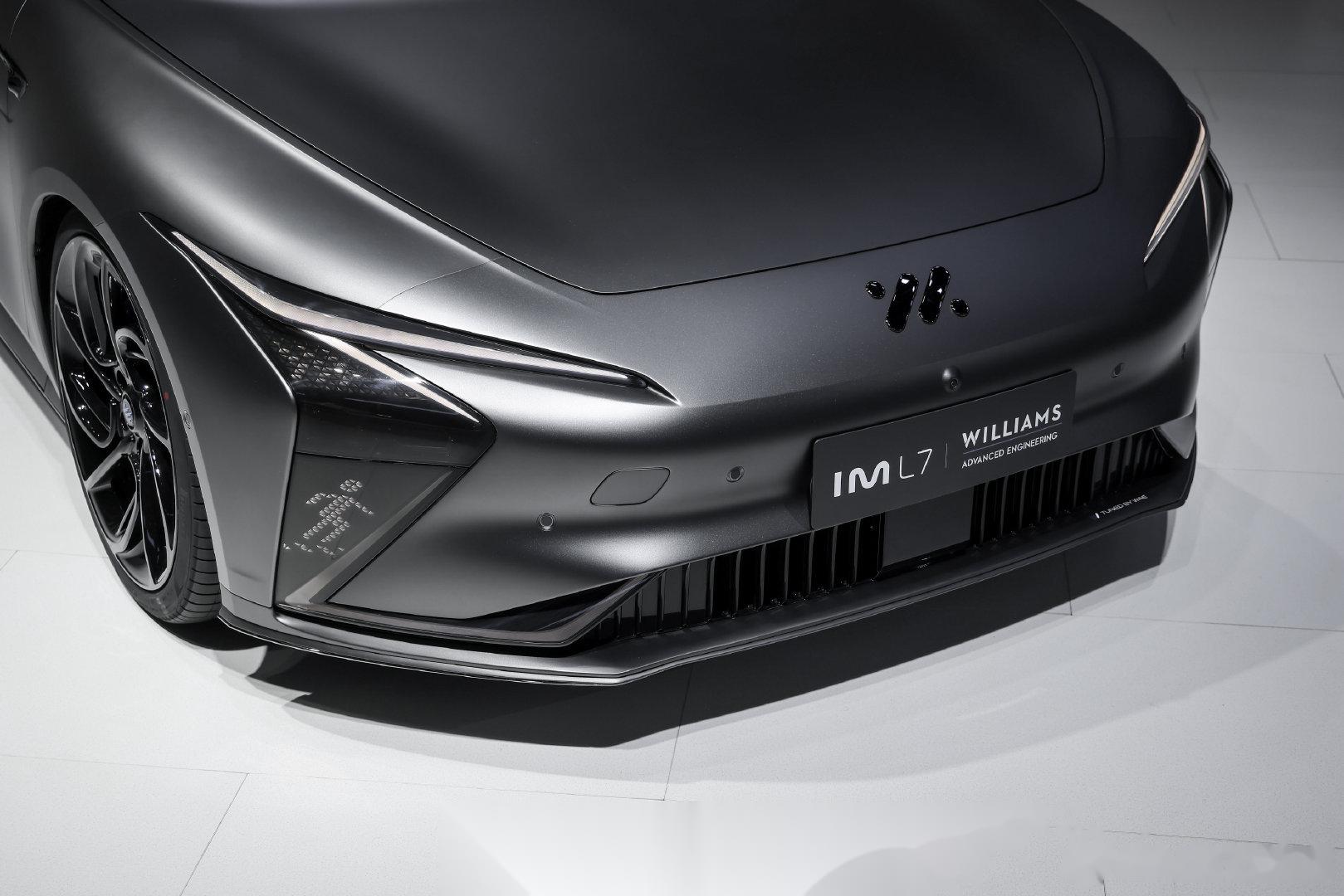 新世界驾控旗舰再度进化 #智己l7#性能版概念车亮相2022成都车展 到10