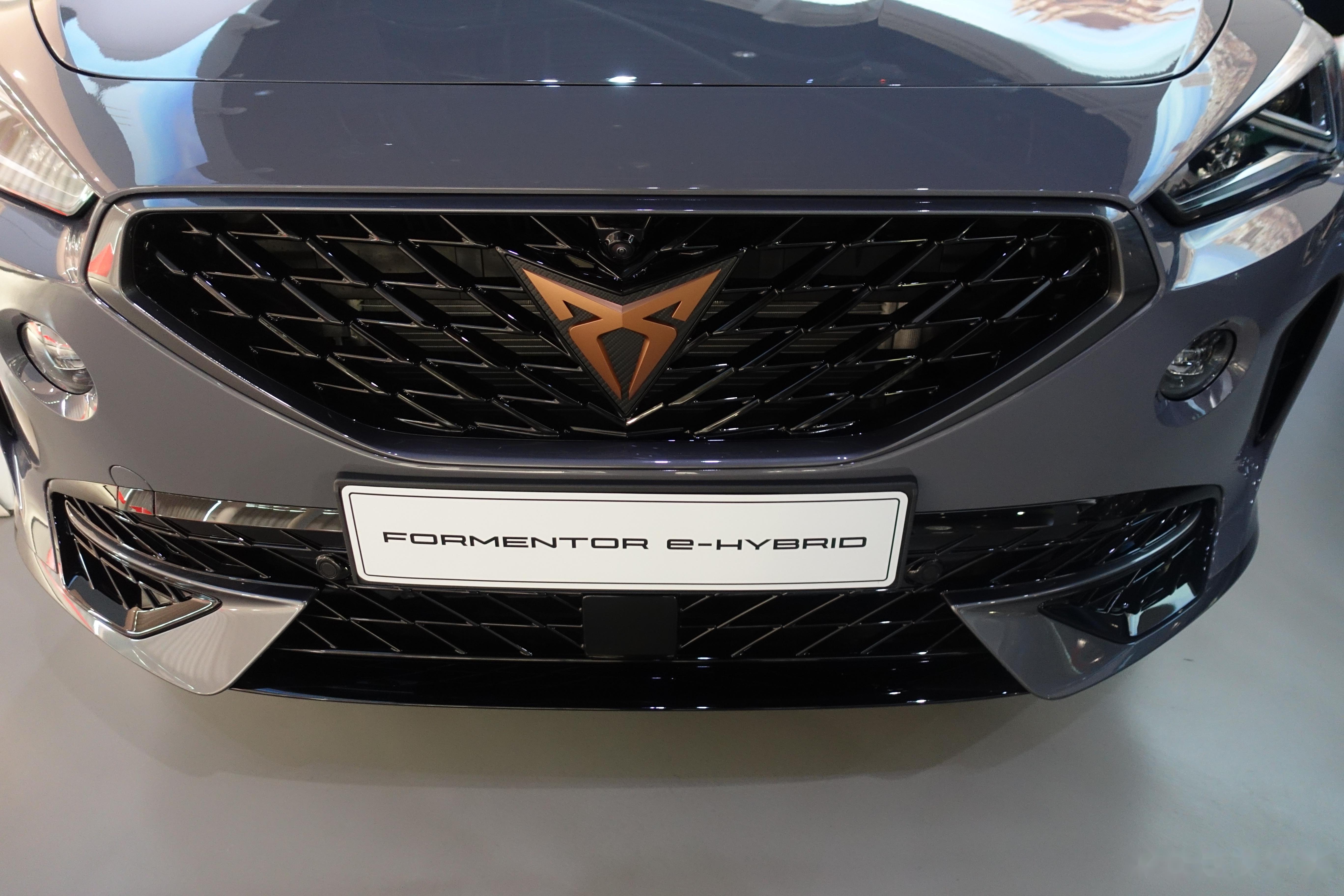 狼堡汽车城西雅特馆.