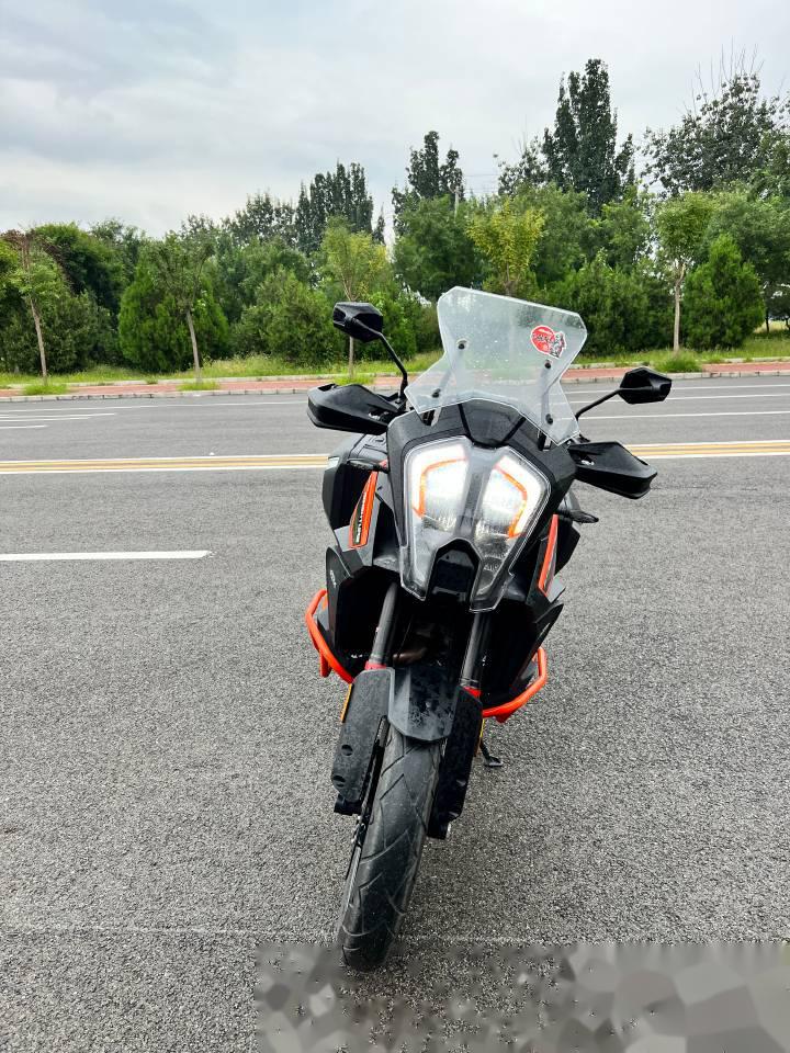 這幾天寵他,ktm1290super adv s,這車竟然有acc自適應巡航,還