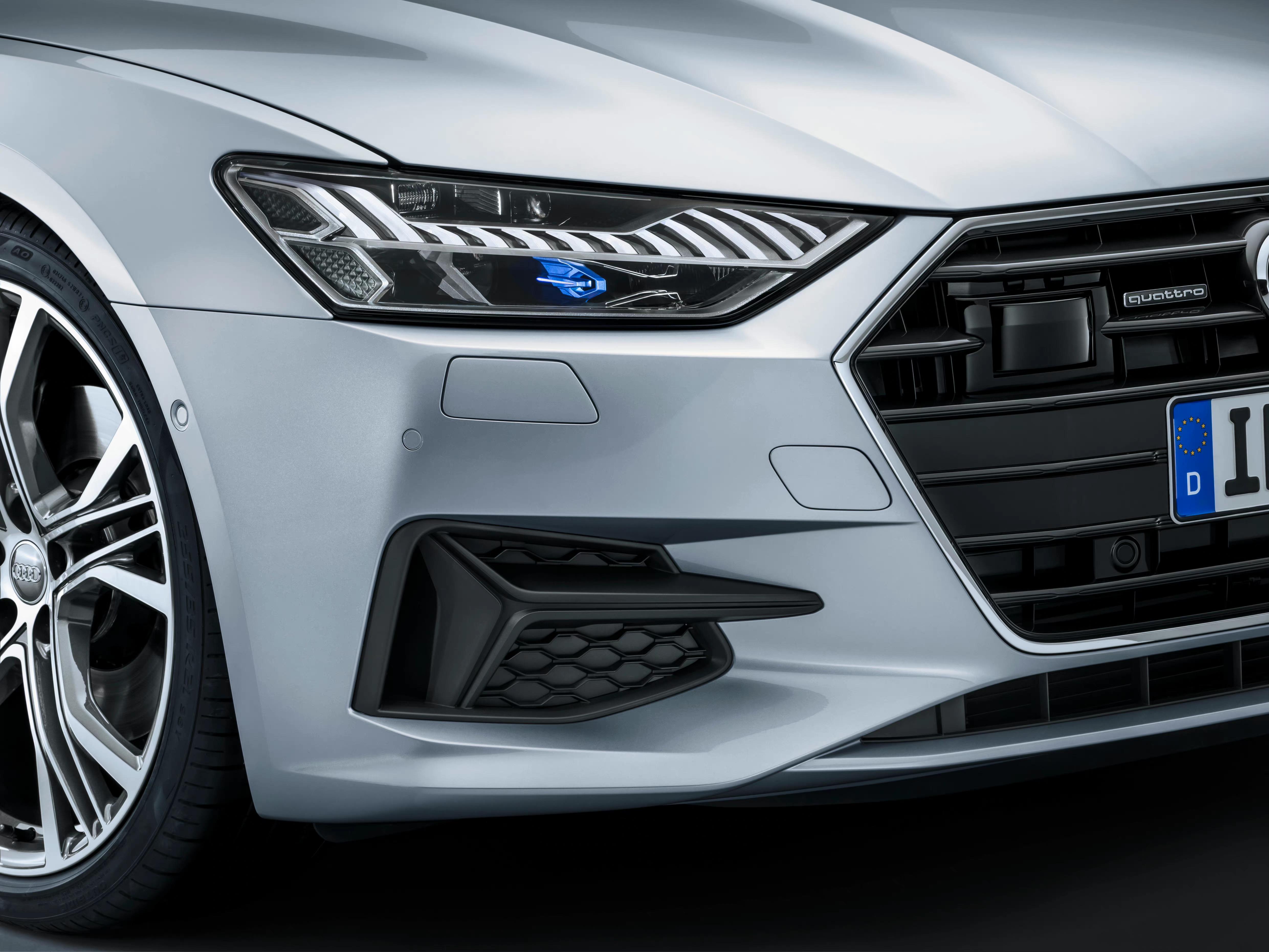 激光大灯,也就是恶魔眼这款,适合a7,a7l,有了它你的车头灯亮度提高一>