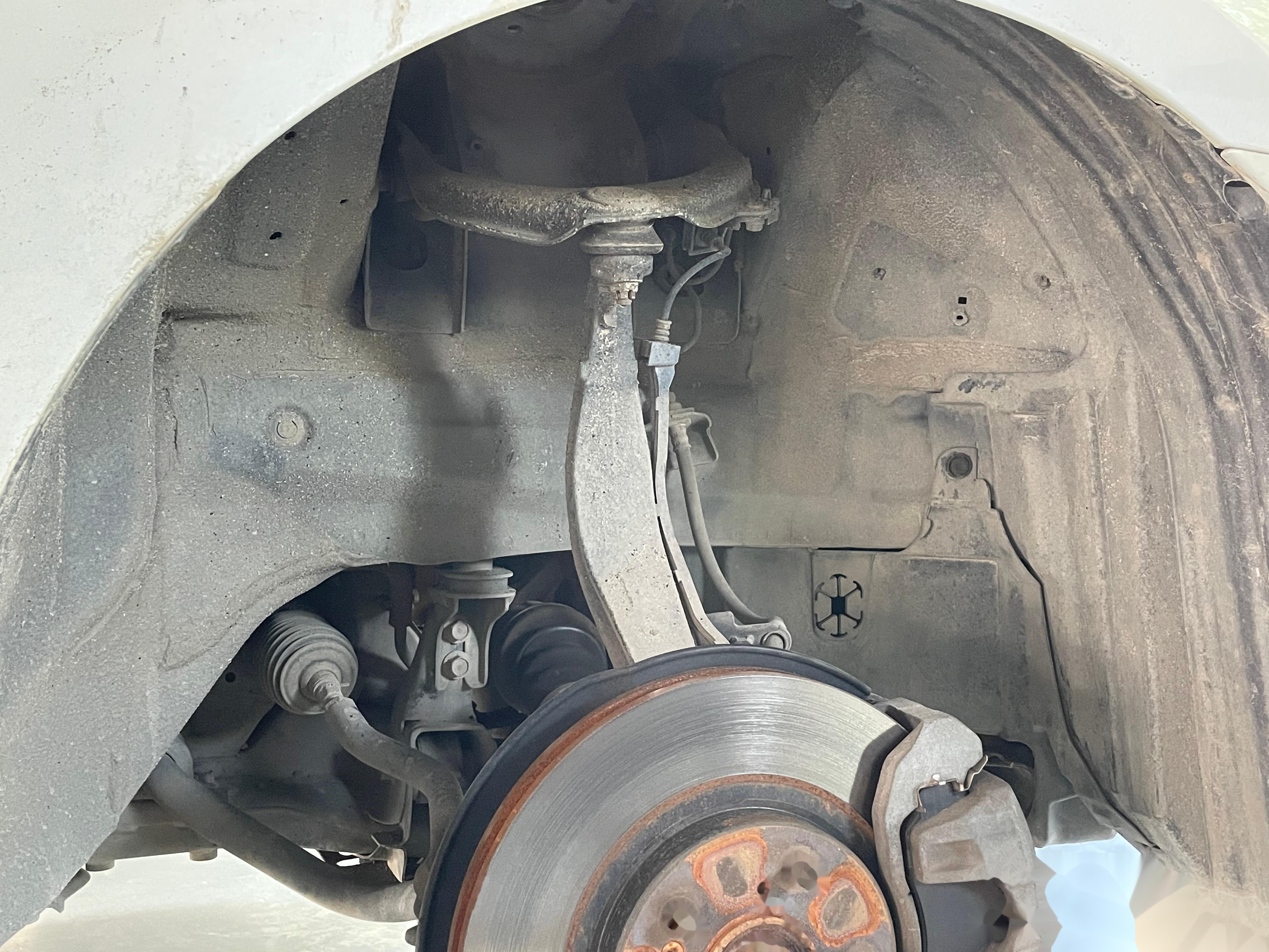 这一代奥德赛竟然是双叉臂前悬架, 怪不得在改装圈也拥有一席之地