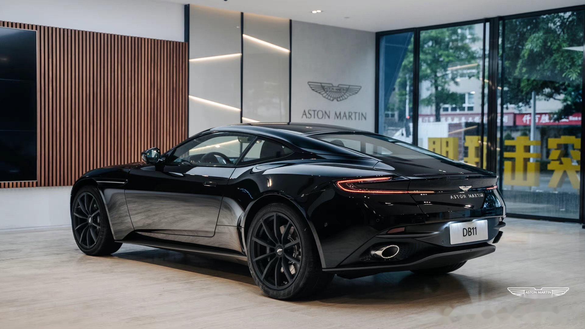 阿斯顿马丁db11# 外漆:墨黑 / jet black 内饰:玛瑙黑 / o