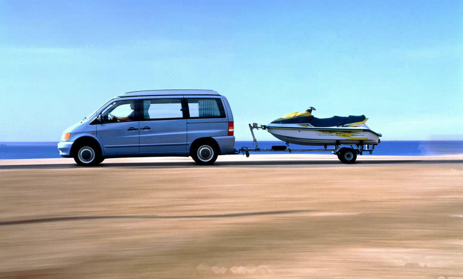 奔驰w638威霆,你也可以把它理解成大众t4的表兄弟 #奔驰# #经典老车