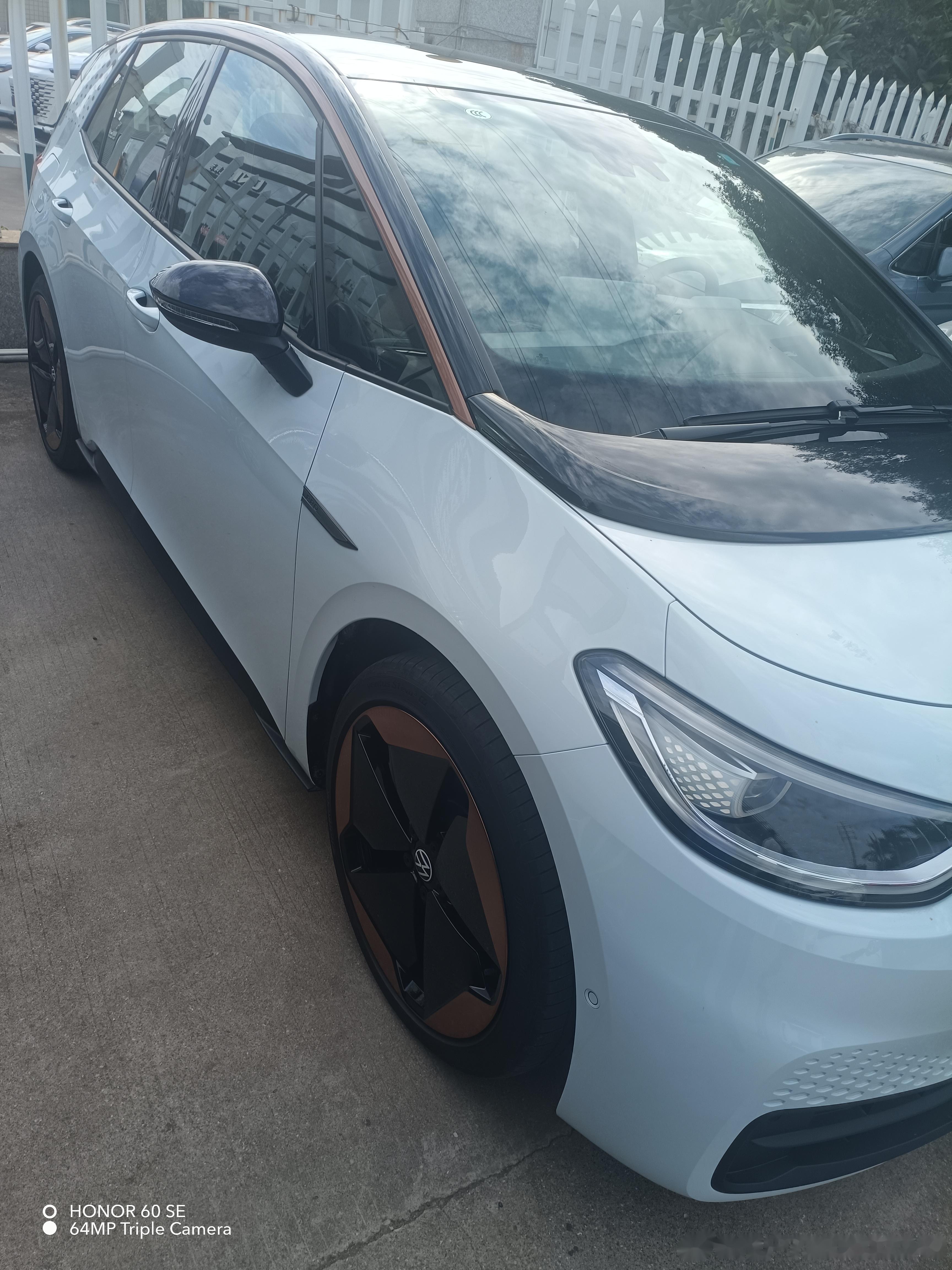 ID.说走就走纯电小钢炮ID3试驾感受 1.外观年轻时尚，全新设计理念，符合大众_大众ID.3社区_易车社区