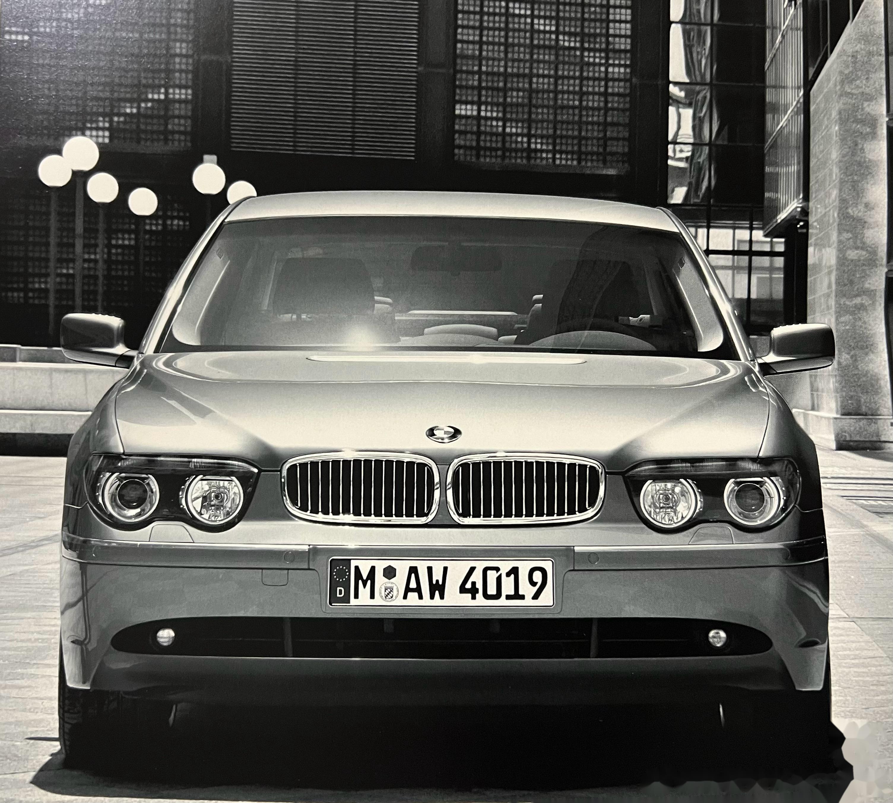 2002宝马7糸,宝马推出的第四代7系,车厂代号为e65/6,e65是指标准版的