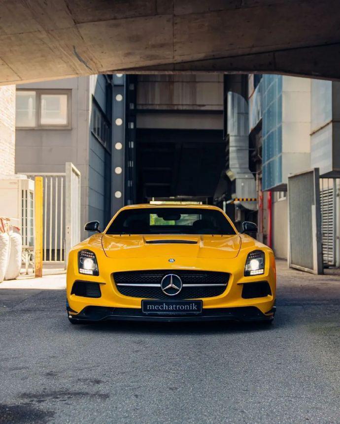 梅赛德斯-amg sls black series
