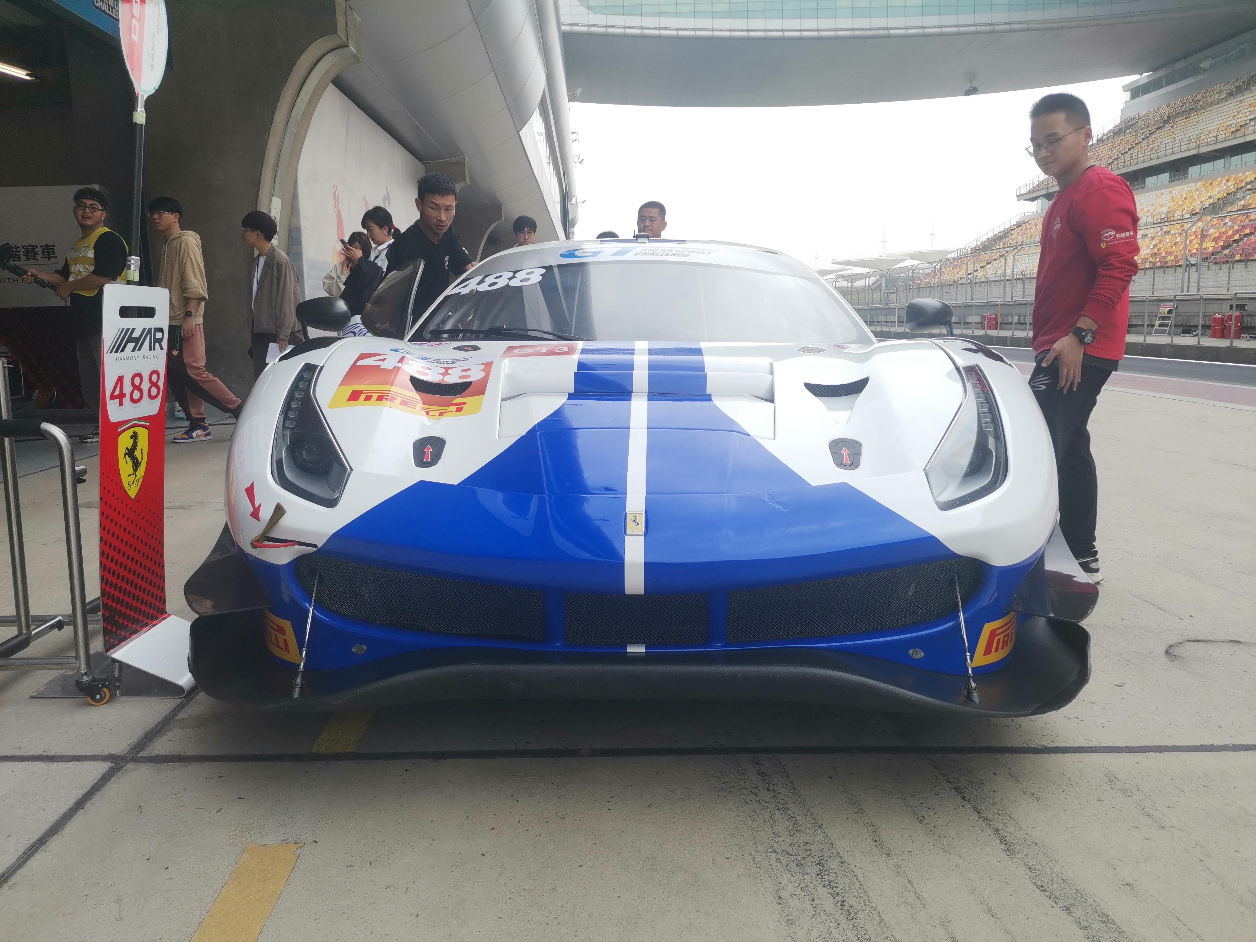 当前位置:>易车>社区>有钱人的社区>法拉利488gt3evo2020战车携"青花