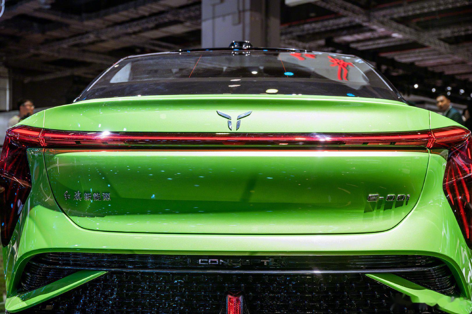 一汽红旗新能源e001全球首发 红旗新能源e001外观新锐前卫,颜色靓丽