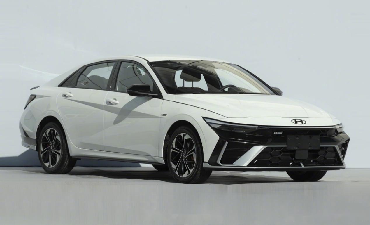 北京现代伊兰特n line申报图曝光!白色涂装 黑化车头攻击性十足,1.