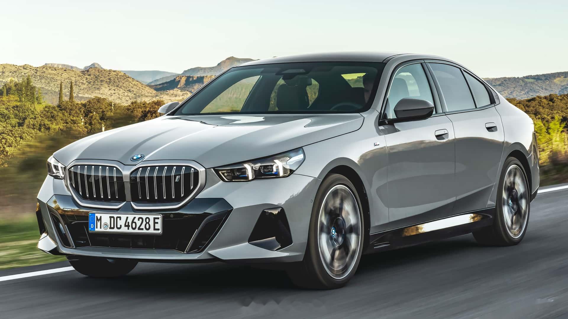 全新一代 宝马5系/i5 首发亮相 这内外设计 大家觉得怎么样?