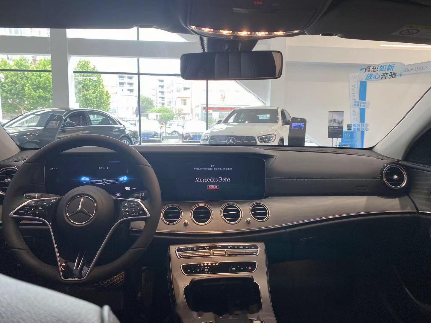 奔驰e350el 这颜色叫宝石蓝…江西提车卖全国… 标价52.23万 折扣8.