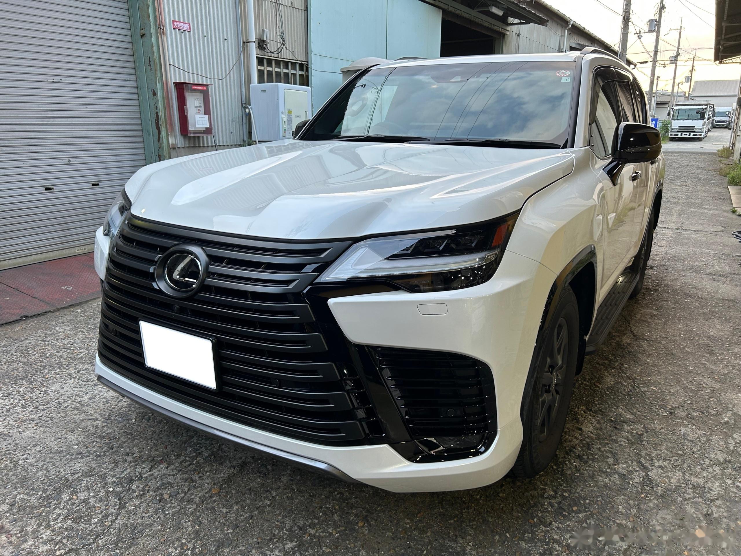 雷克萨斯lx600升级全套jaos offroad套件 整车层次有序,在金色ja