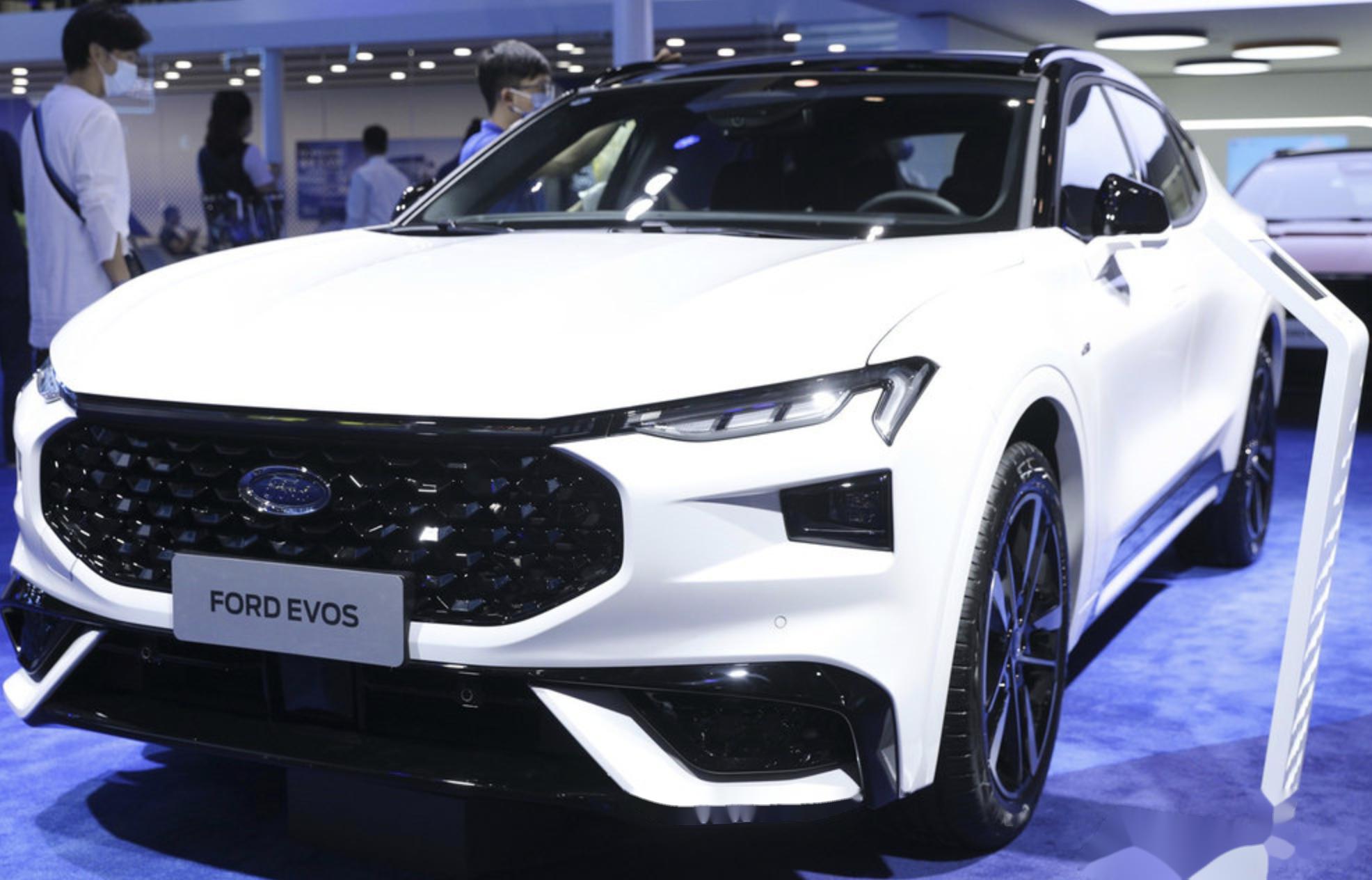 2023款福特evos的外观设计非常现代化,并充分展示了其高科技和环保