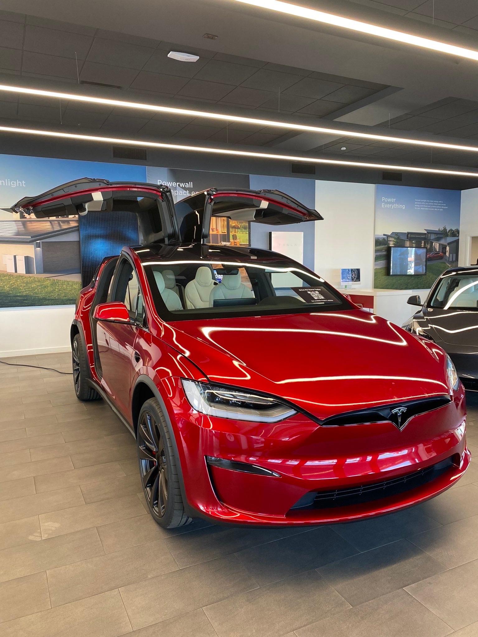 7月1日,特斯拉通过官网及社交平台宣布,全新model s/x现车激励活动